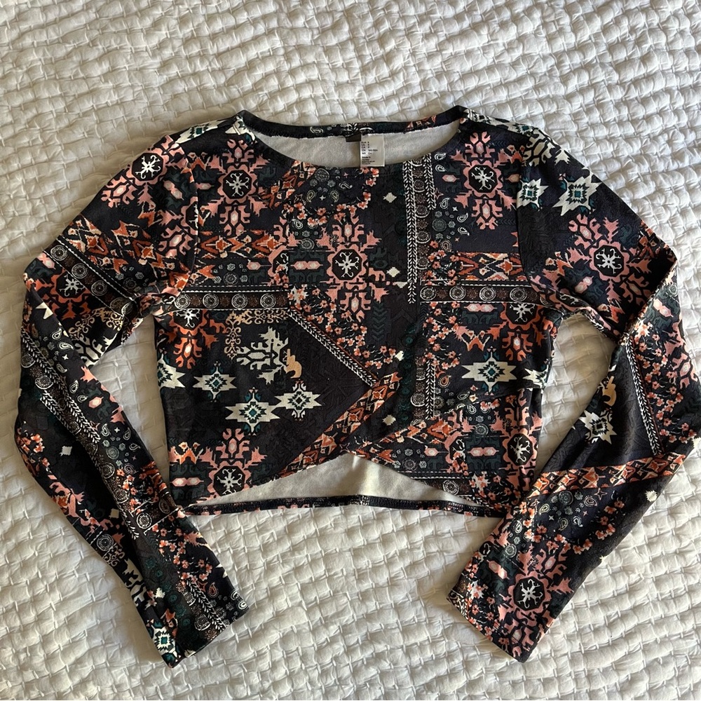 H&M Black and Pink Patterned Crop Top
